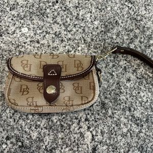 Dooney & Bourke wristlet